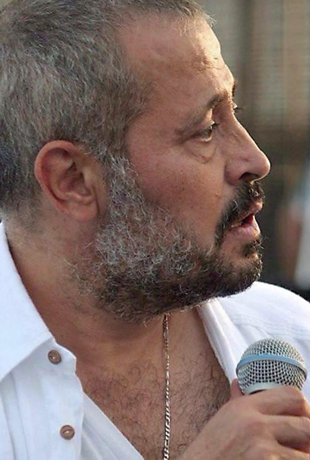 جورج وسوف لا يحرك يده اليسري!