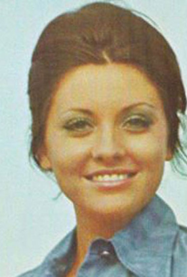 نورهان ووالدتها جورجينا في شبابها..والشبه كبير بينهما