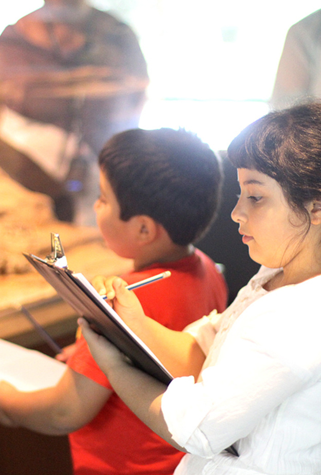 ورش عمل تعليمية في مخيم إجازة سعيدة الصيفي للأطفال