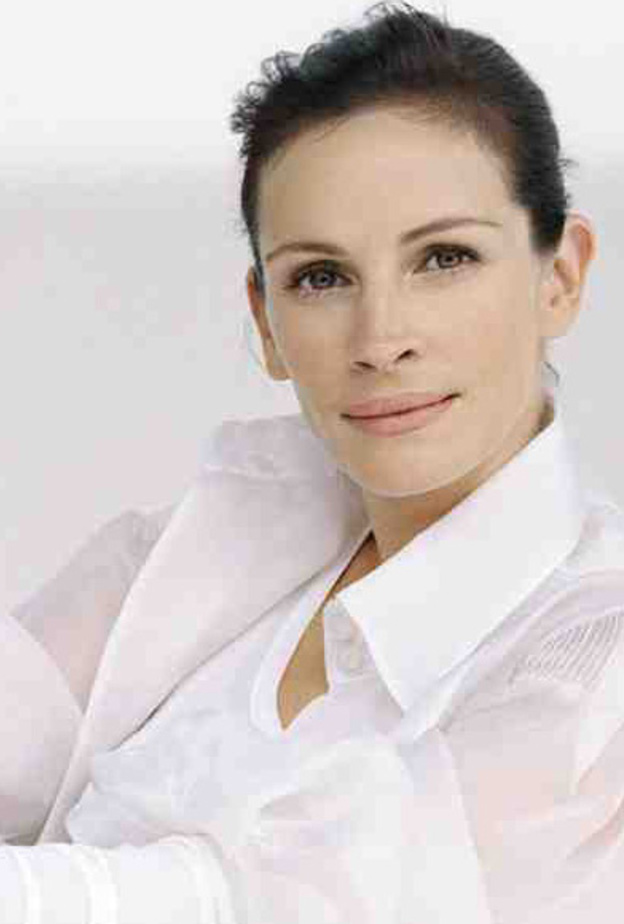 جوليا ليست الوحيدة التى اصطحبت أطفالها