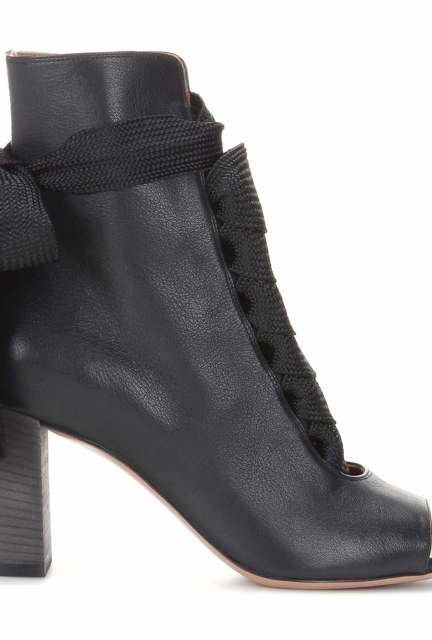 حذاء جلدي مع تفاصيل الشرائط من دار كلوي Chloe