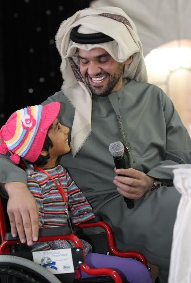  حسين الجسمي مع اطفال الامل