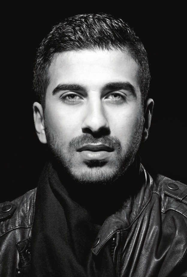 المصمم اللبناني حسين بزازا لـ"هي": سعيد جدا بارتداء الملكة رانيا من تصاميمي