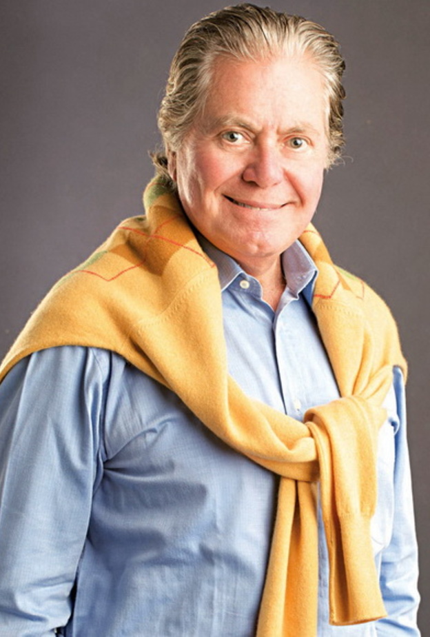 حسين فهمى هل يتطرق لحياته الخاصة