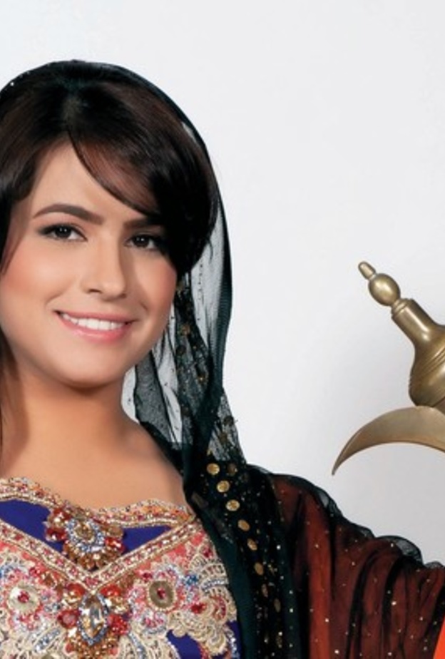 الاعلامية حصة الفلاسي في الشارة