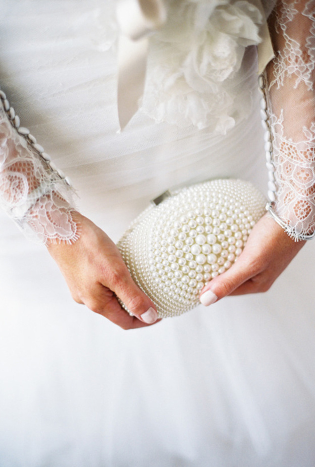 The Row شنطة يد من