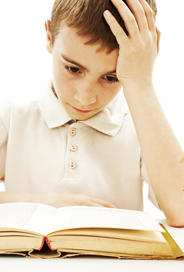 حلول فعالة للتغلب على صعوبات القراءة لدى طفلكِ