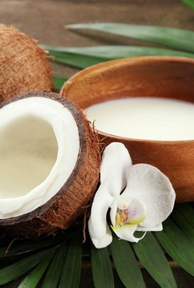 حليب جوز الهند - خلطات تساقط الشعر