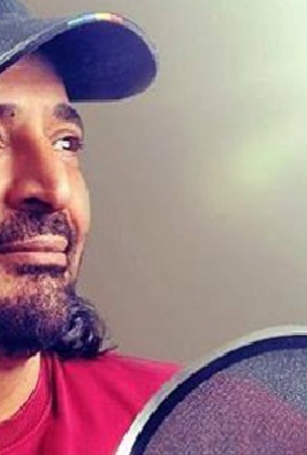 حميد الشاعر يحتفل بتخرج ابنته