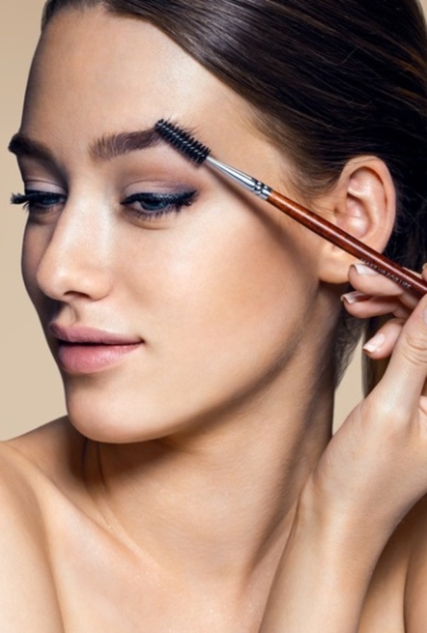 تكثيف الحواجب