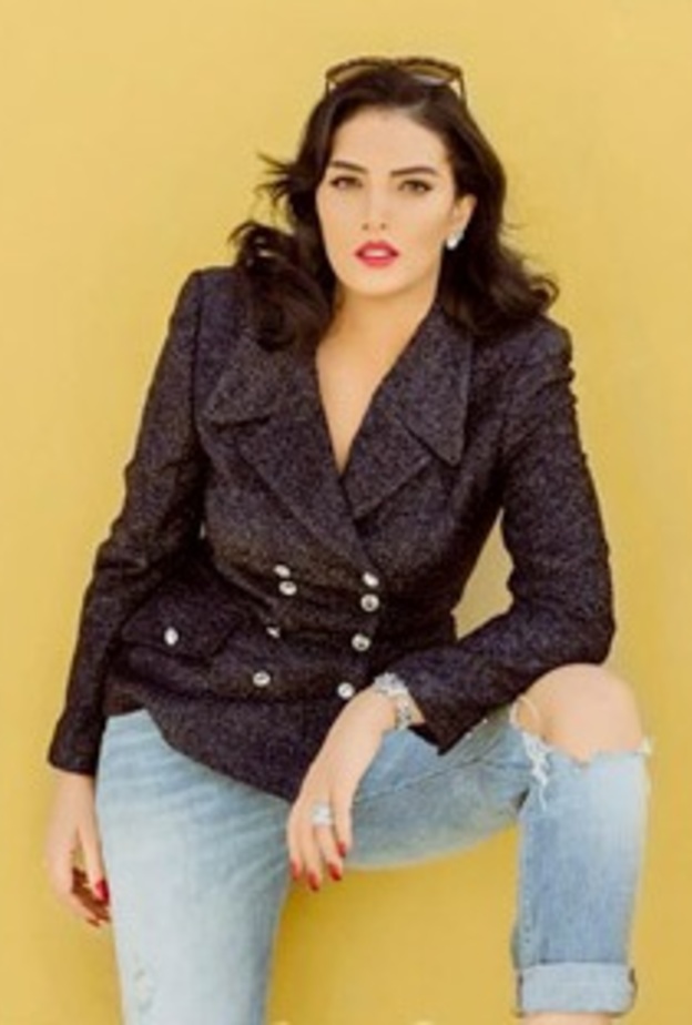 حورية فرغلي تحضر عروض مسرح مصر