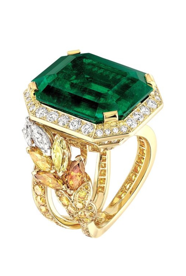 خاتم شانيل ماس وزمرد