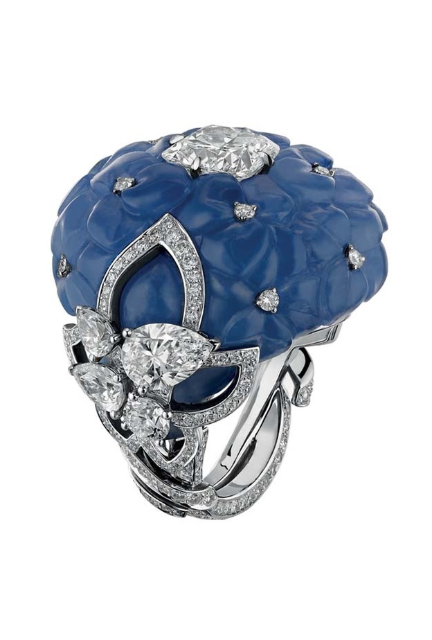 خاتم شوميه ذهب أبيض وماس