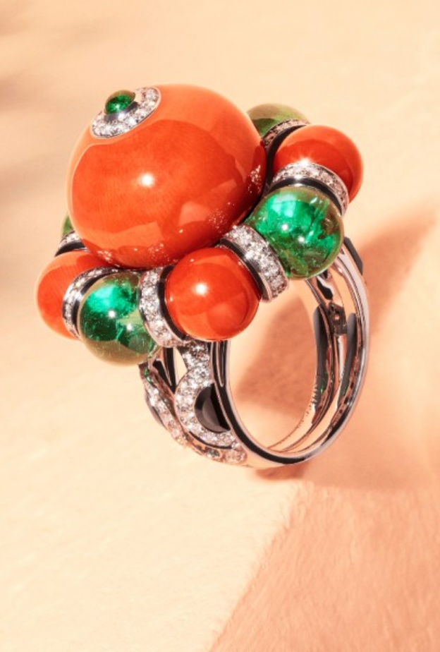 خاتم كارتييه مرجان وزمرد