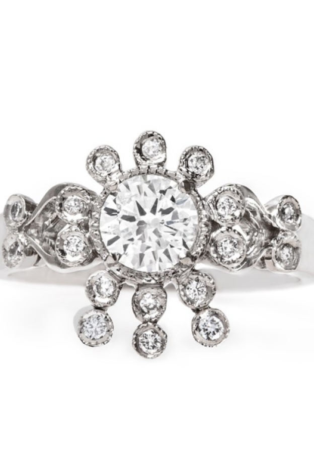 خاتم من الماس والذهبي الأبيض