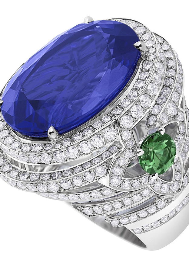 خاتم من لويس فويتون