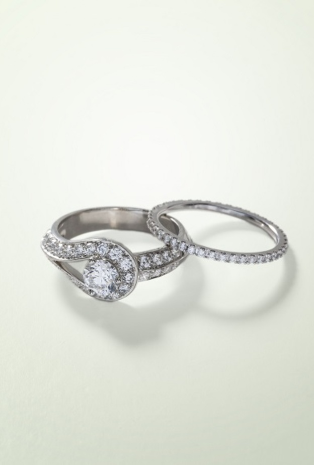 خاتم زفاف فيليسيتي Felicite من تصميم فان كليف أند آربلز بالذهب الأصفر 