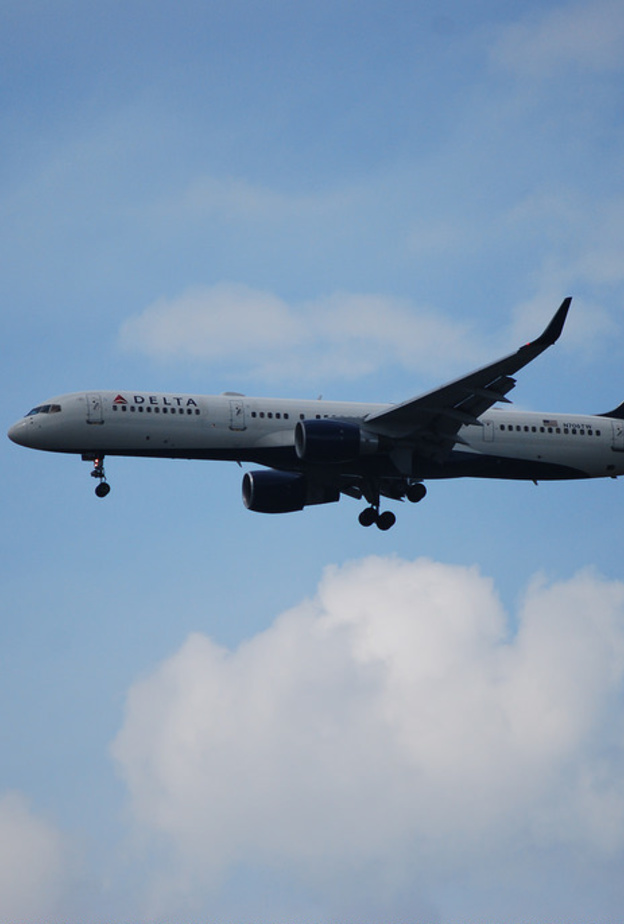 خلاف على دخول الحمام يعيد طائرة بعد إقلاعها