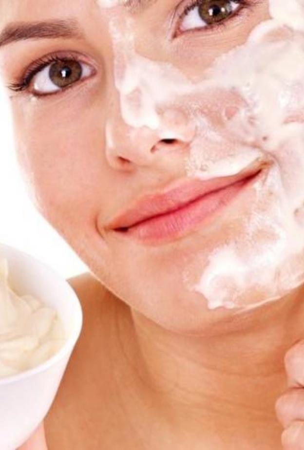  خلطات طبيعية تغنيكِ عن حقن البوتوكس