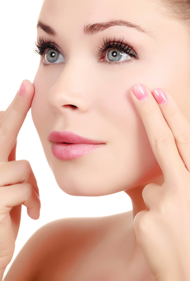 خلطة طبيعية لمعالجة مشكلة انتفاخ الوجه في الصباح