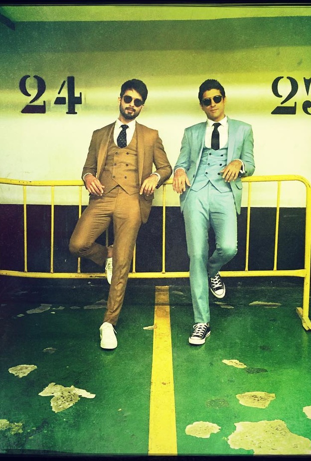 شاهيد كابور وفرحان اختر يدخلان حفل IIFA 2016 بحمارين