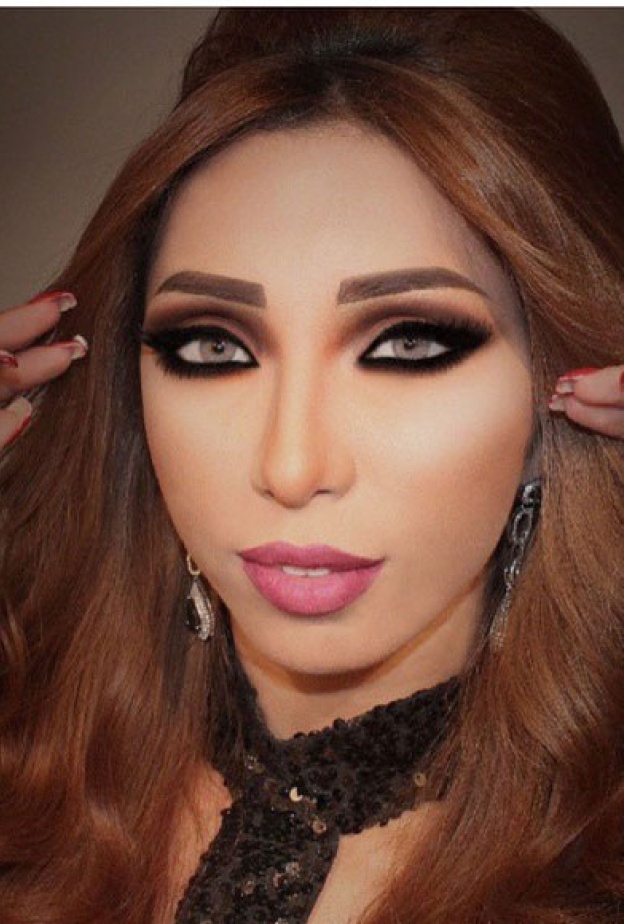 سيلفى دنيا بطمة بالشعر المستعار