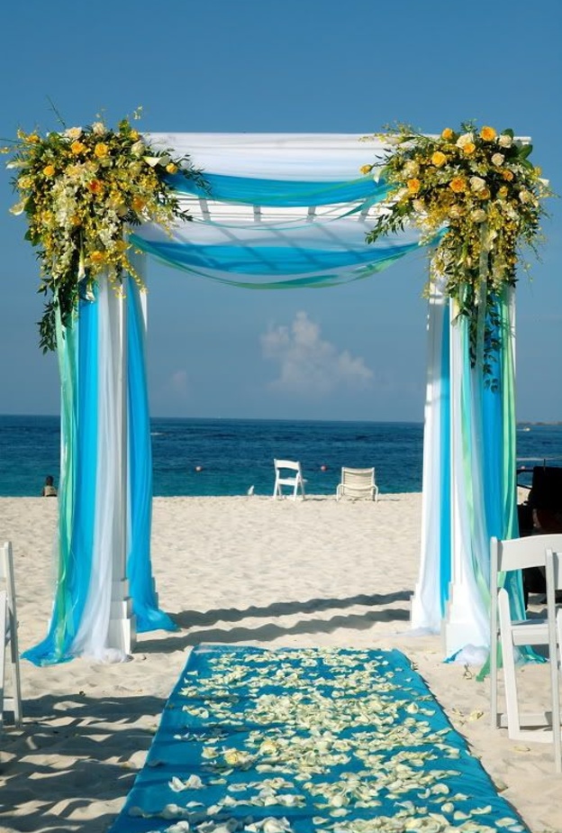 ديكور ازرق لزفاف الشاطىء