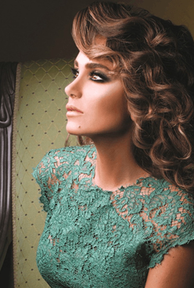 ديمة قندلفت تحتفل بطرح "كبريت"