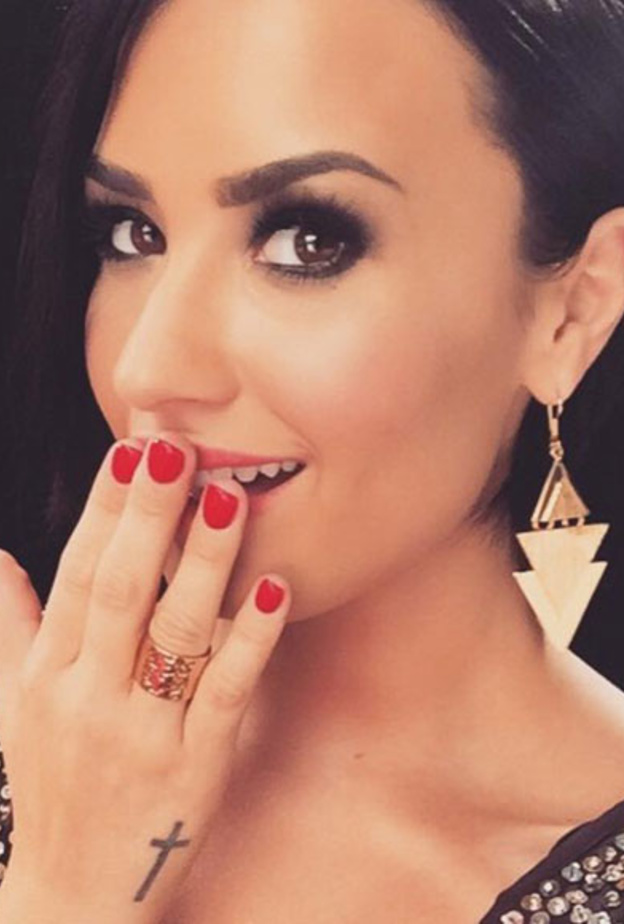 ديمى لوفاتو مع صديقها فالديراما فى عطلة نهاية الأسبوع