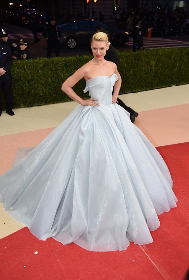 كلير دينز  Claire Danes في فستان عرس من زاك بوزن Zac Posen