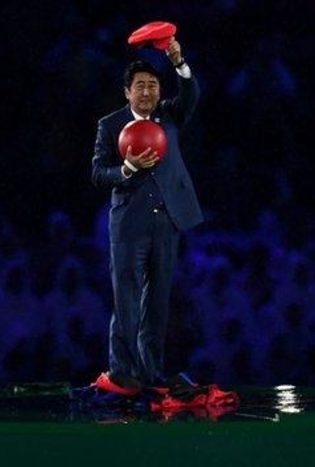 رئيس وزراء اليابان سوبر ماريو