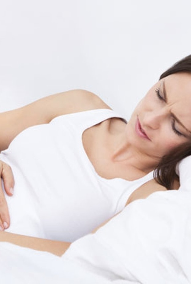 ألم أسفل البطن يدل على إلتهاب الزائدة الدودية