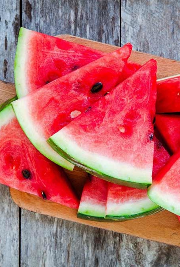 البطيخ الأحمر غني بمضادات الأكسدة التي تحمي الجلد و البشرة