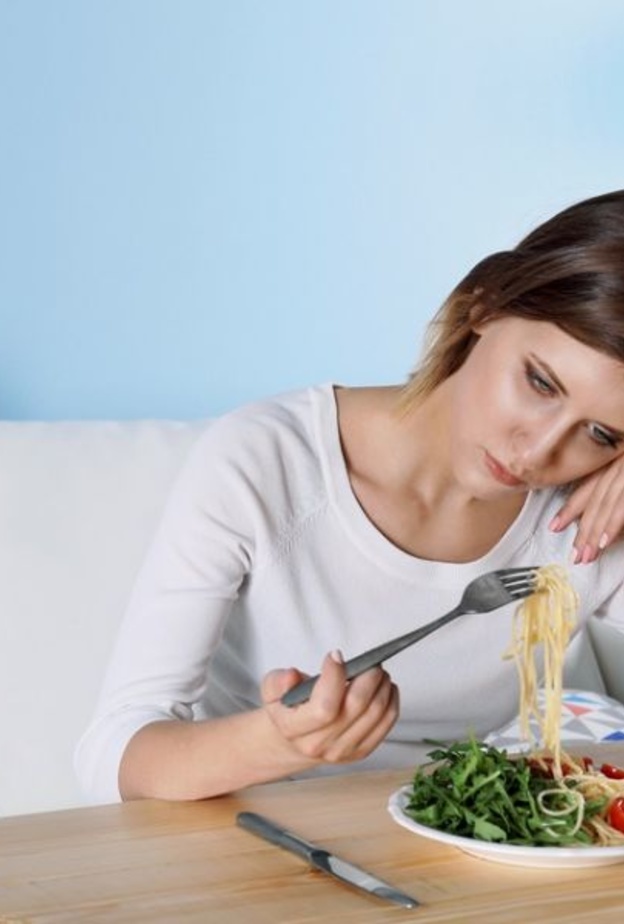  فقدان الشهية من أعراض سرطان المبيض