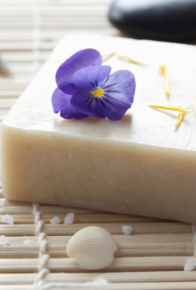 مركب التريكلوسان في الصابون يؤثر على وظائف الغده الدرقيه