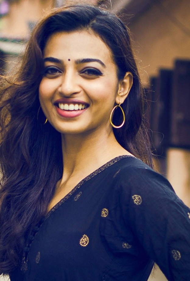 راديكا تفضل بيجامة النوم