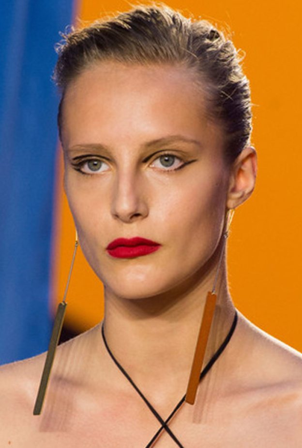 بالصور: خطوط جمالية جديدة من عالم Celine