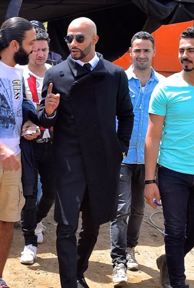 محمد رمضان كما يظهر في مسلسل "الاسطورة"