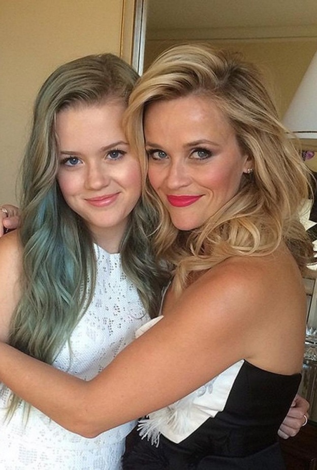  ريس ويذرسبون وابنتها إيفا فيليب