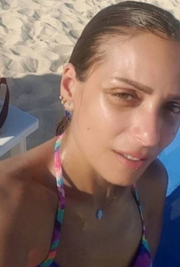 ريم البارودي بالمايوه