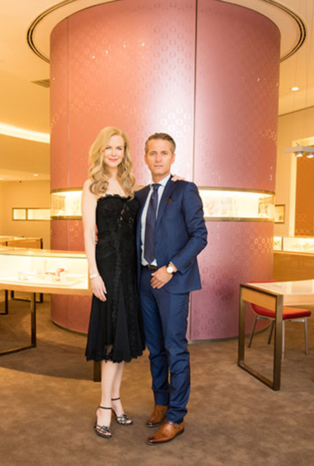 زارت نيكول كيدمان بوتيك أوميغا Omega  في أورينتال بلازا الذي يعد المتجر الرئيسي الأكبر من حيث المساحة في الصين