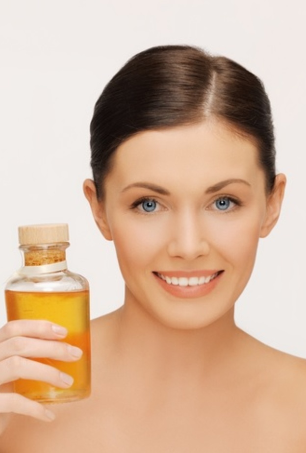 زيت الزيتون أفضل علاج لترطيب البشرة الجافة