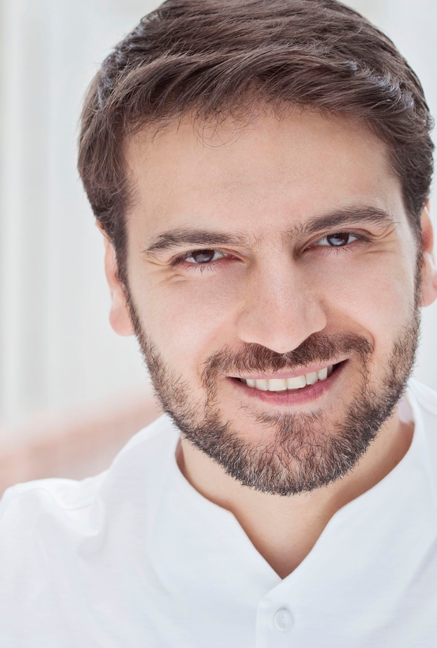 سامي يوسف يغني سابيح من شعر الشيخ محمد بن راشد آل مكتوم