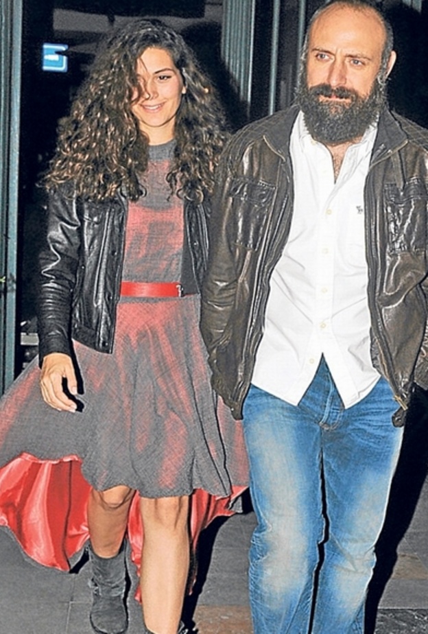 بادة ومالكوش يإطلالات نهارية عمليّة