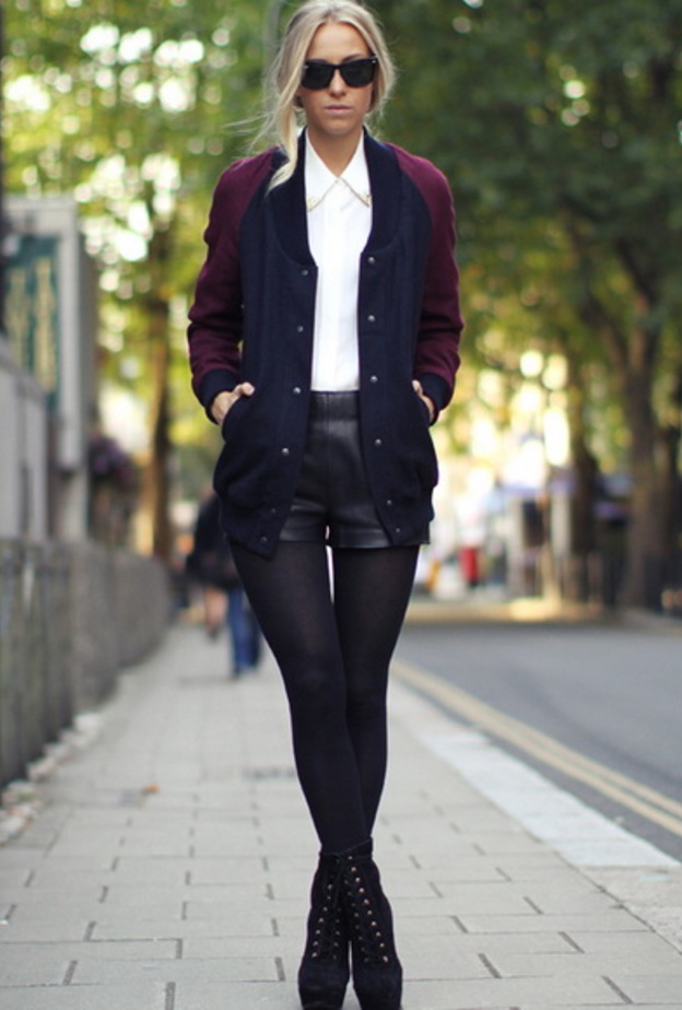 اختاري سترة البامبر مع التنورة لاطلالة تجمع بين الأنوثة والعصرية