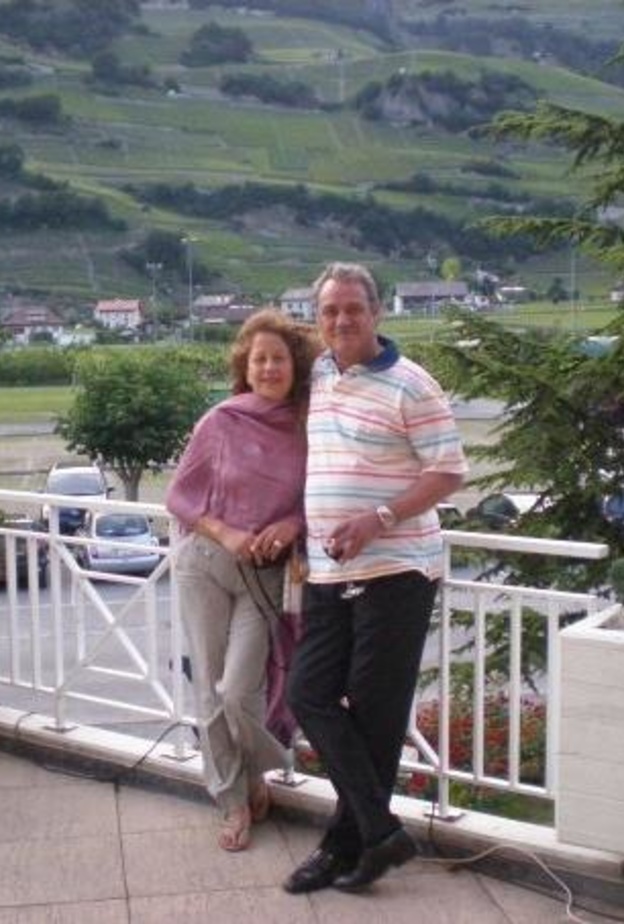 سمية الالفي تتنزه مع "طليقها" فاروق الفيشاوي