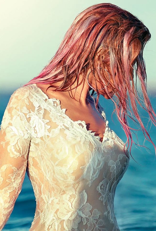 سميرة سعيد تشوق جمهورها ببوستر عايز أعيش