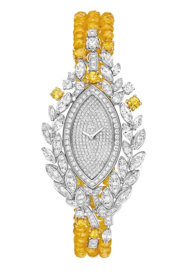 سنابل القمح في ساعة ماس وياقوت من شانيل