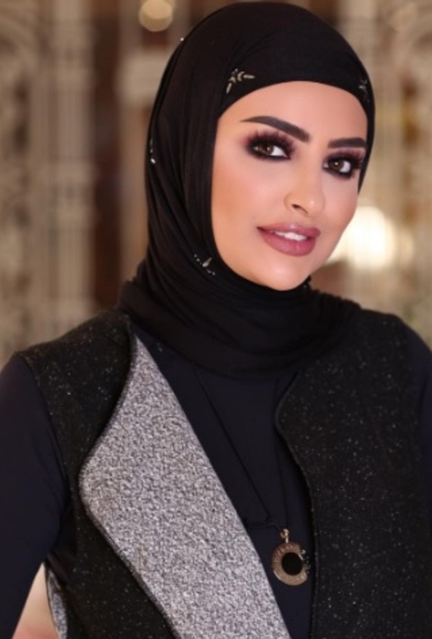 مكياج عيون ناعم مع الشفايف الزهرية من سندس القطان