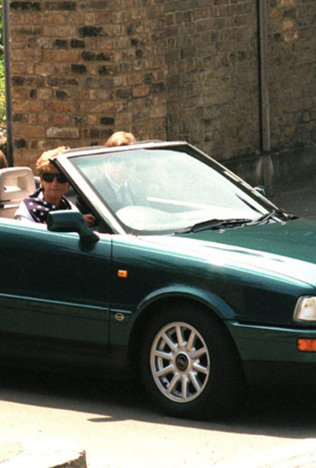 سيارة الأودي كابريوليه موديل 1994